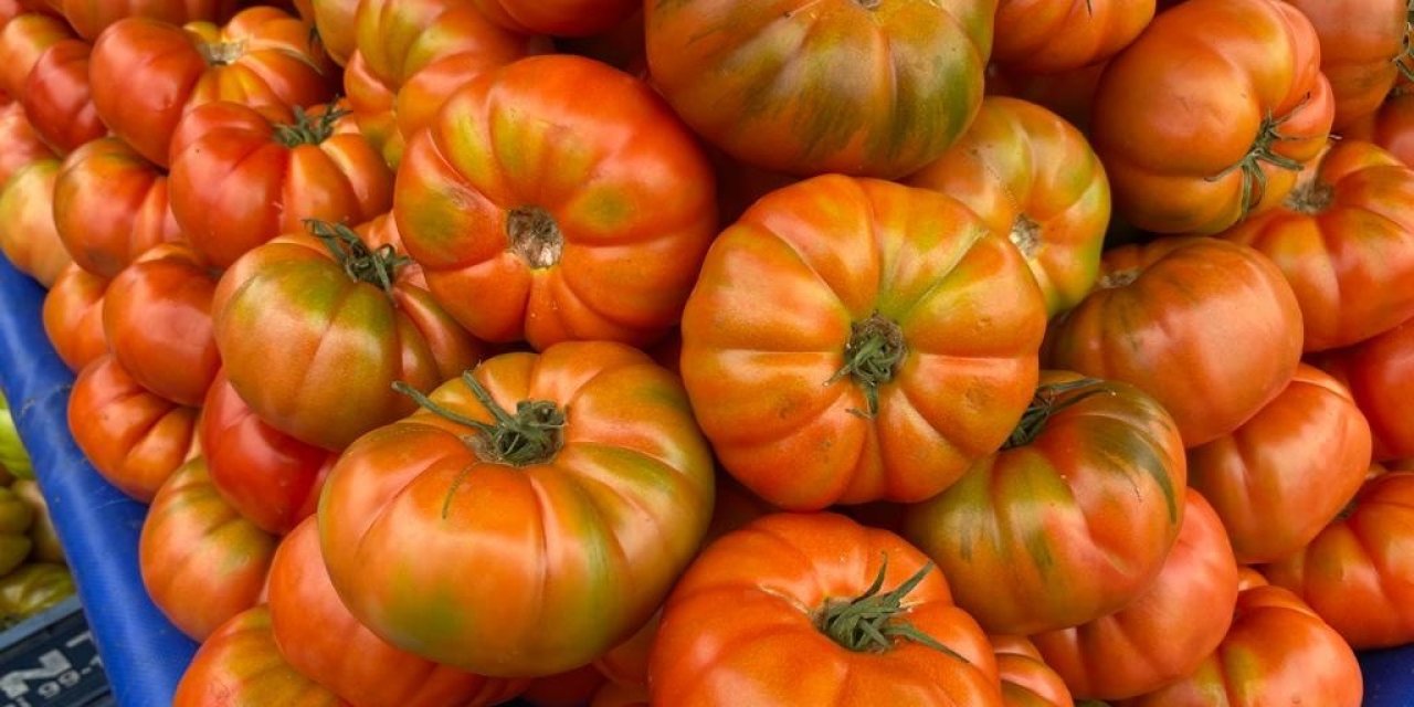 Pazarda Zam Şampiyonu Yerli Domates Oldu
