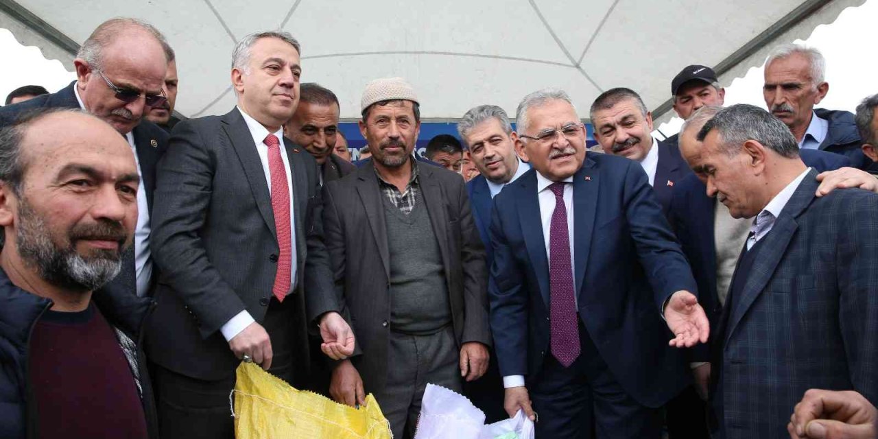 Kayseri Büyükşehirin Tohum Desteği Sürüyor