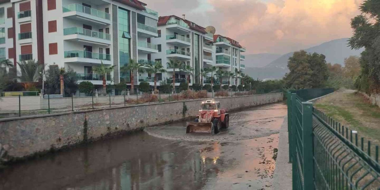 Alanya Belediyesi’nin Kış Hazırlıkları Merkez Ve Kırsalda Devam Ediyor