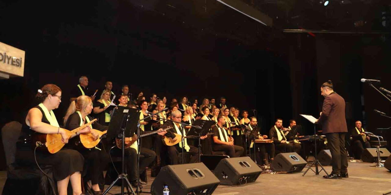 Neşet Ertaş, Sevilen Türküleriyle Anıldı