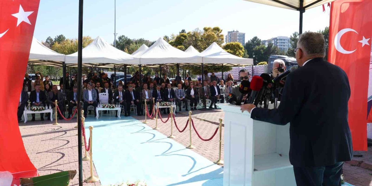 Başkan Büyükkılıç, Çiftçiye Bin 500 Ton Daha Tohum Dağıttı