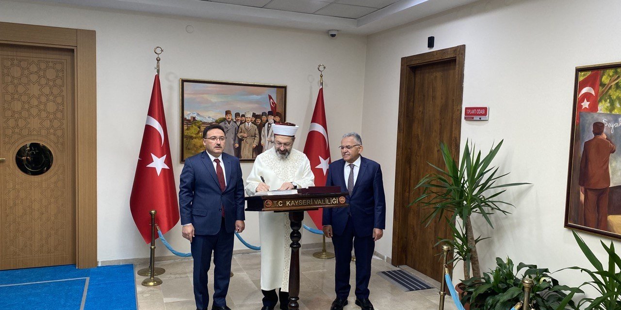 Camiler Güneş Enerjisi Paneli İle Aydınlanma Ve Isınma İhtiyacını Karşılayacak