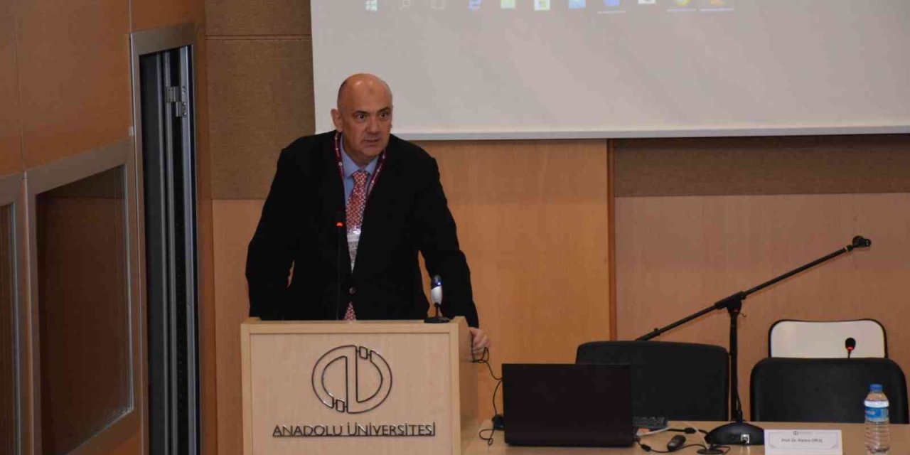 Edebiyat Fakültesinde “14.yüzyılda Haçlılar Ve Türkler Sempozyumu” Gerçekleştirildi