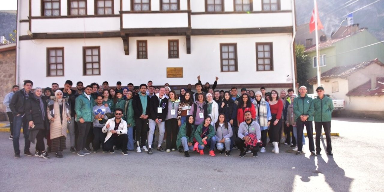 100 Öğrenci Yeşilay’ın Kampında Bir Araya Geldi