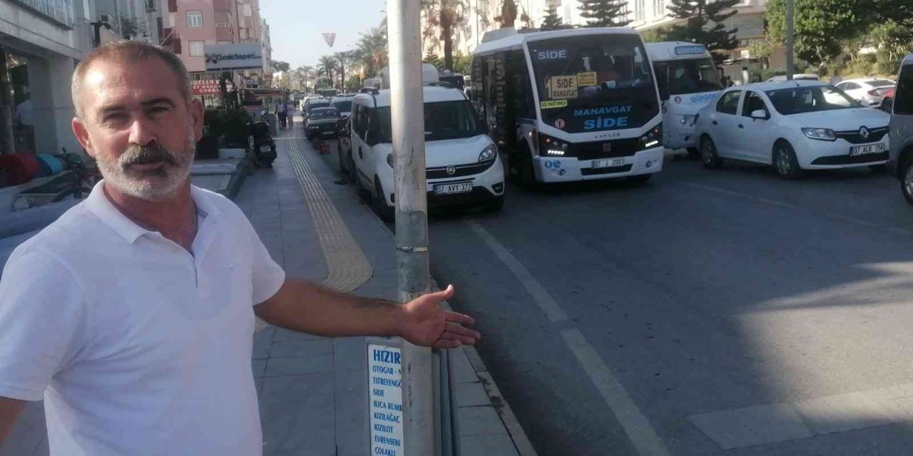 Aracının İçinde Fenalaşan Sürücünün Yardımına Vatandaşlar Koştu