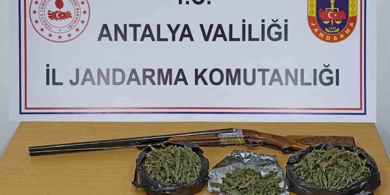 Antalya’da Yarım Kilo Uyuşturucu Ele Geçirildi