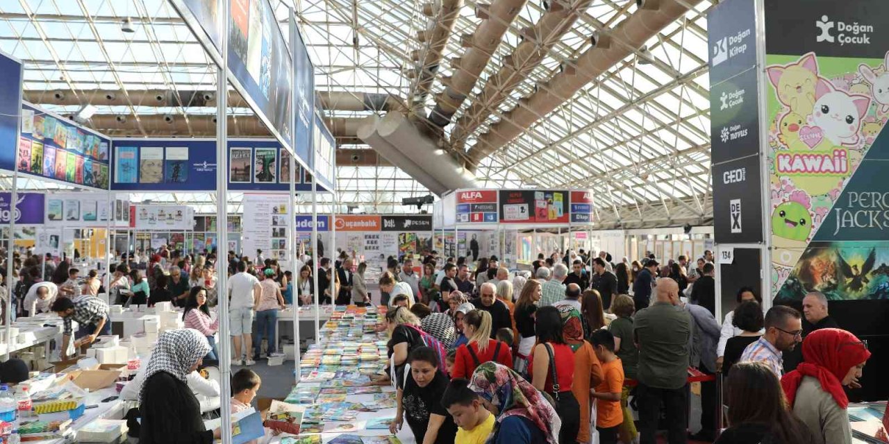 Antalya Kitap Fuarı’nın 5’nci  Gününde Ziyaretçi Rekoru