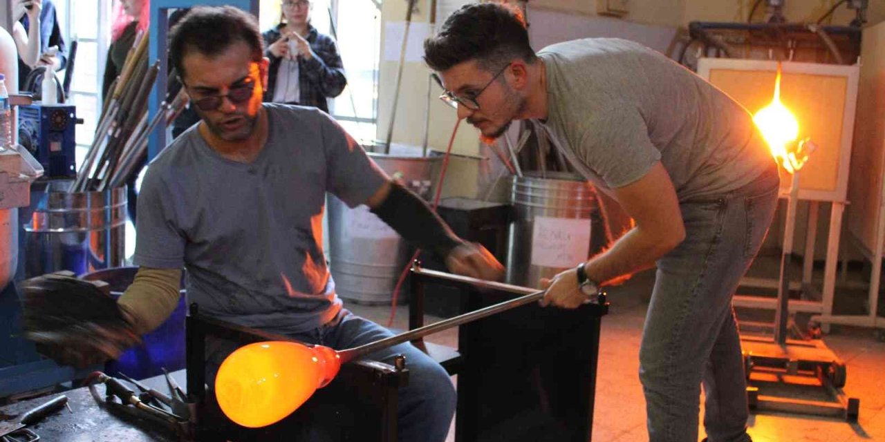 Eskişehir Cam İle İlgili Türkiye’de Dinamiklerin Geliştiği Bir Kent