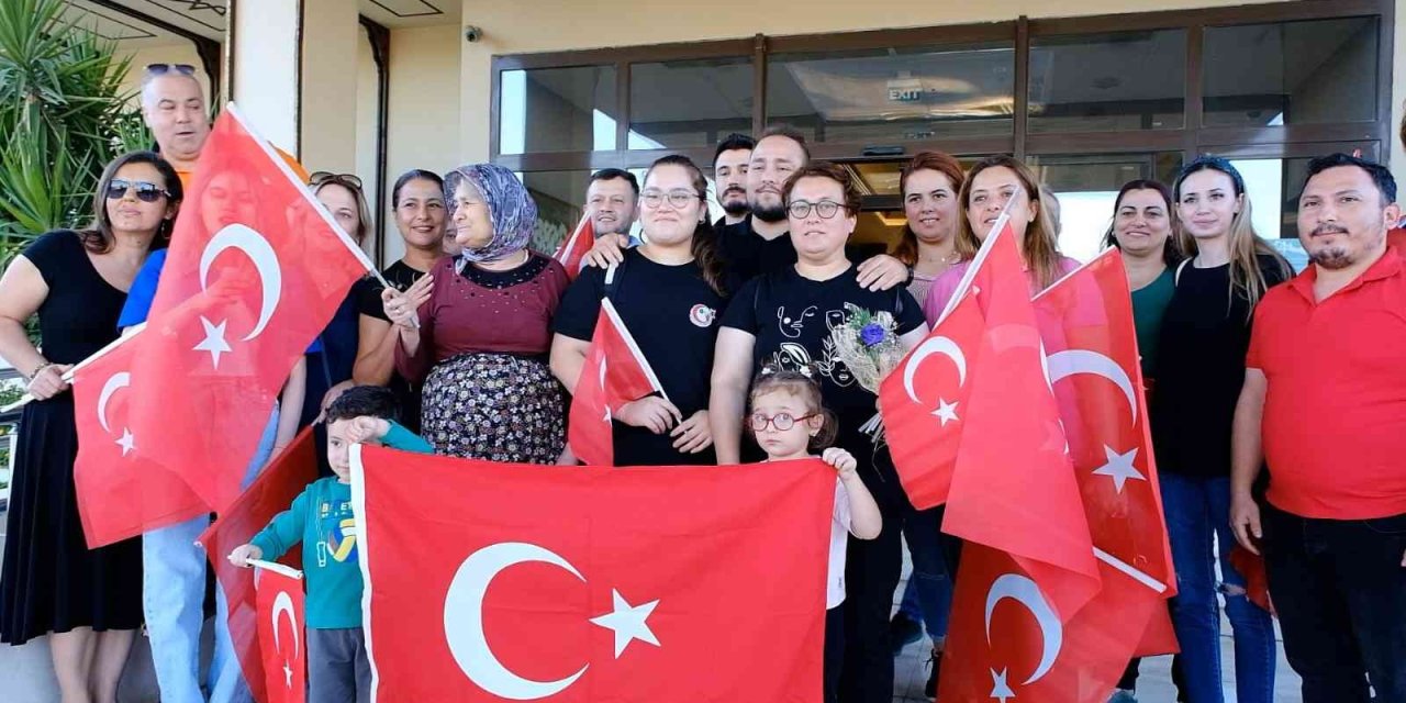 Aleyna Kaymaz Halterde Avrupa Şampiyonu Oldu