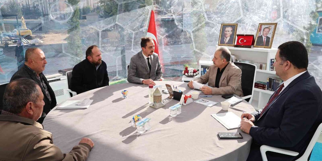 Şeffaf Oda Hız Kesmiyor