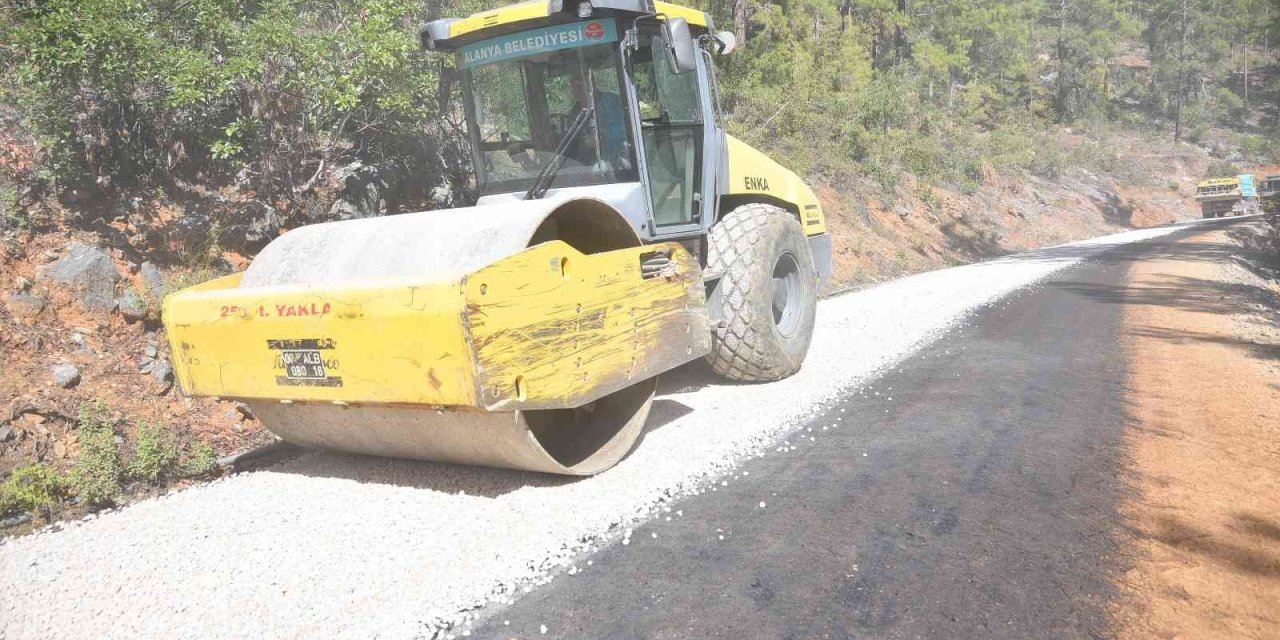 Uğurlu Mahallesi’nde 36 Yıl Sonra Gelen Yol Sevinci