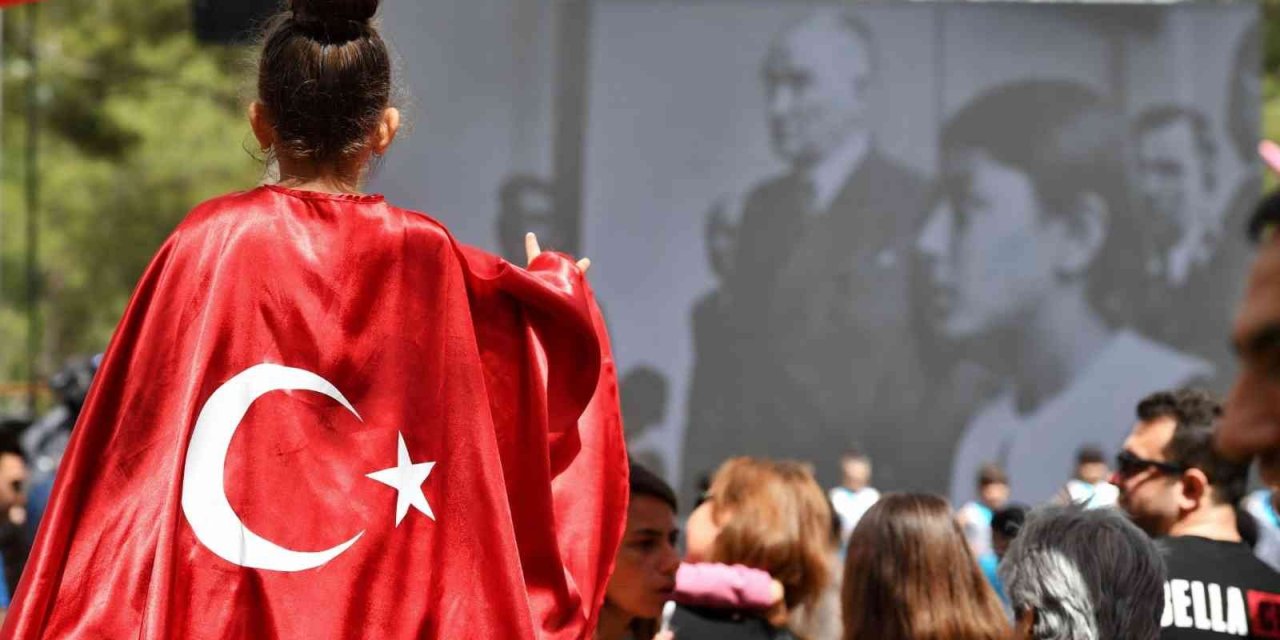 Konyaaltı’nda Cumhuriyet’in 99. Yılı Ceylan Ertem’le Kutlanacak