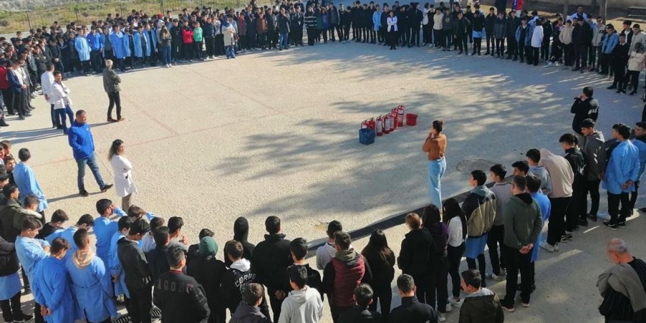 Afad’tan Lise Öğrencileri Ve Okul Personeline Eğitim