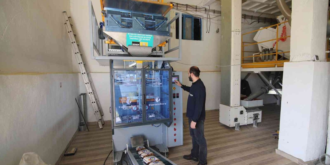 Konya Büyükşehir’den Üreticiye Bakliyat Paketleme Makinesi Desteği