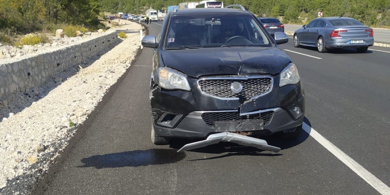 Antalya’da Trafik Kazası: 3 Yaralı