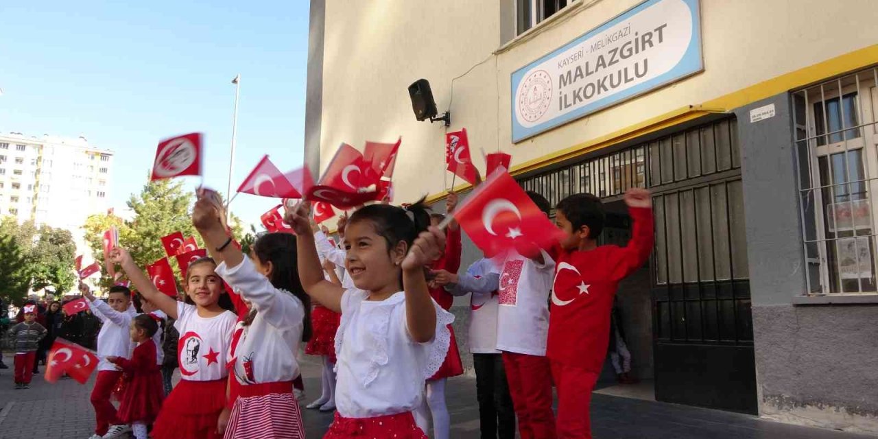 Okullarda ’cumhuriyet’ Coşkusu