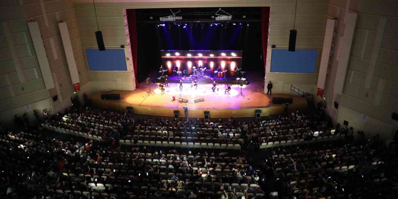 Talas Festivali’nde Muhteşem Elif Buse Doğan Konseri