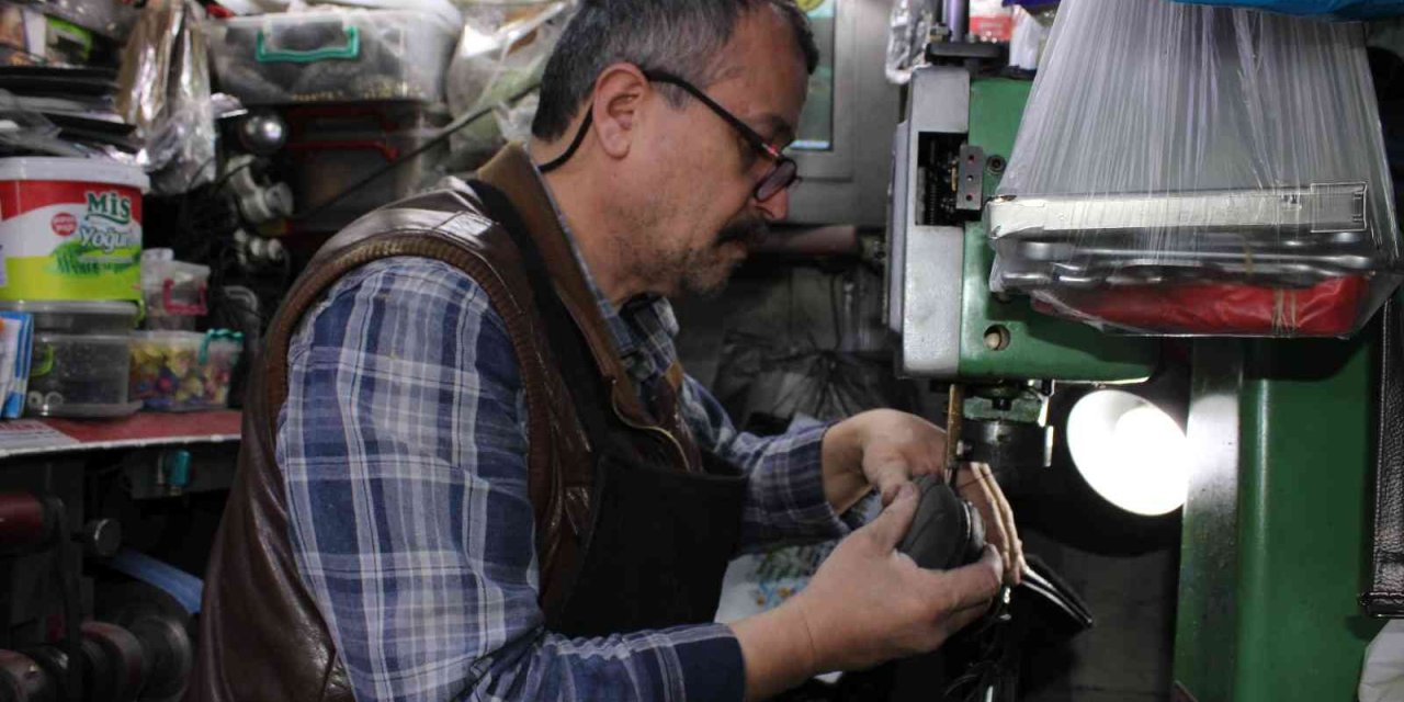 Kış Mevsimi İle Ayakkabıcılar Çarşısında Yoğunluk Başladı