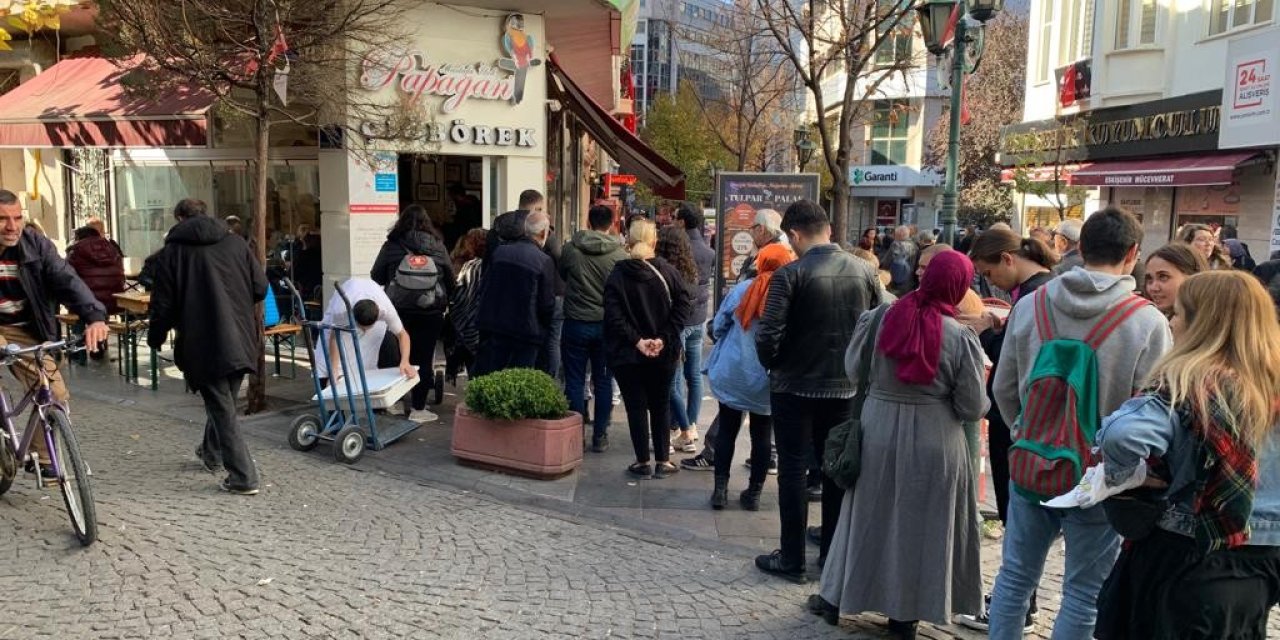 Çibörekçiler Turistlerle Doldu Taştı