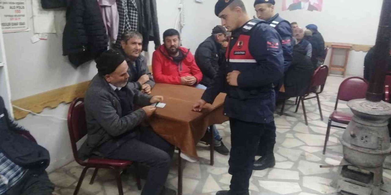 Eskişehir’de Jandarmanın Huzur Uygulamasında 2 Bin 64 Şahıs Sorgulandı