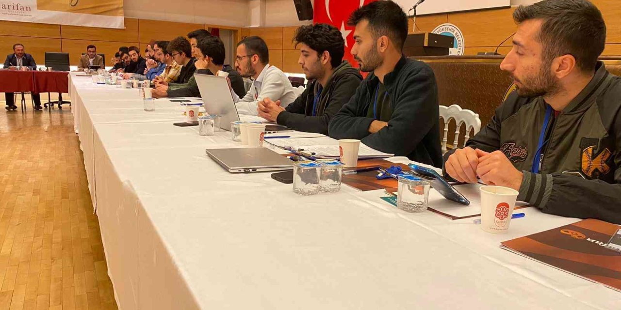 Gençlerin Sorunlarna Çözüm Arayan Çalıştay Başladı