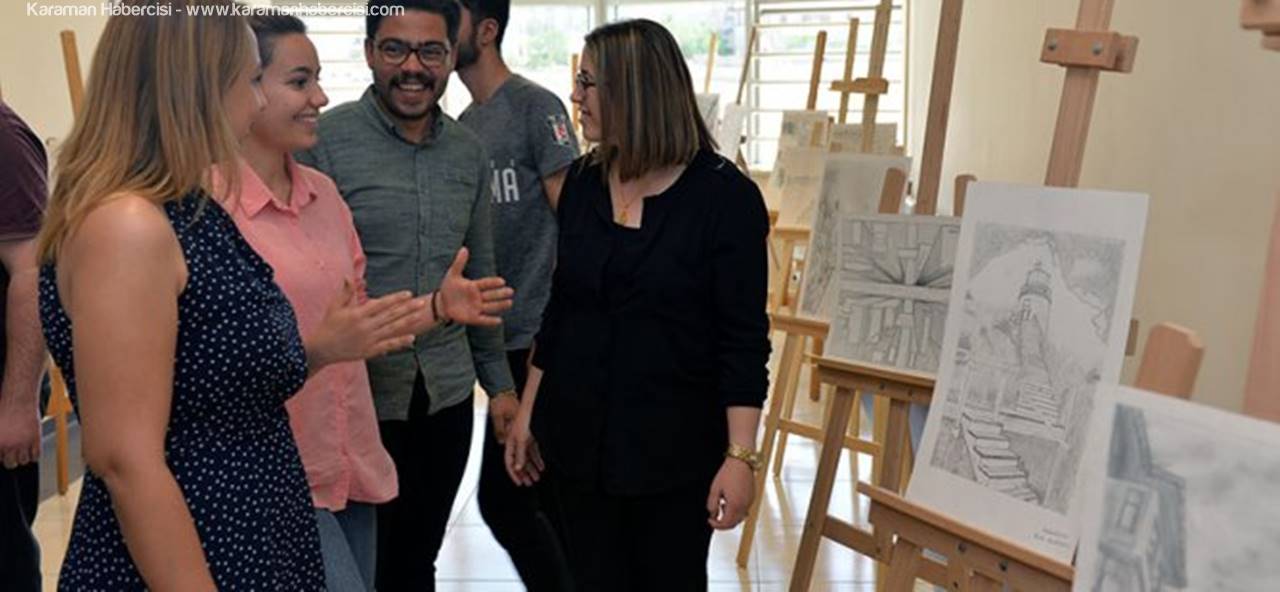 Sınıf Öğretmenliği Öğrencileri Resim Sergisi Düzenledi