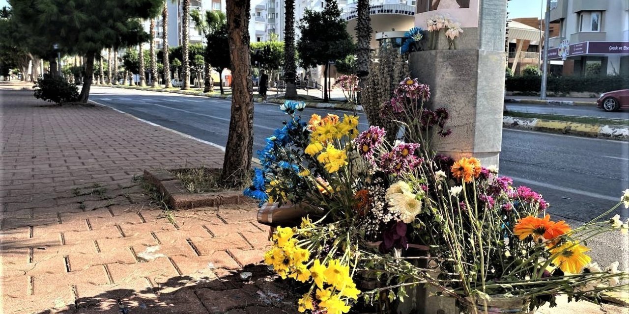 Scooter Faciasında Hayatını Kaybeden Gençleri Arkadaşları Unutmadı