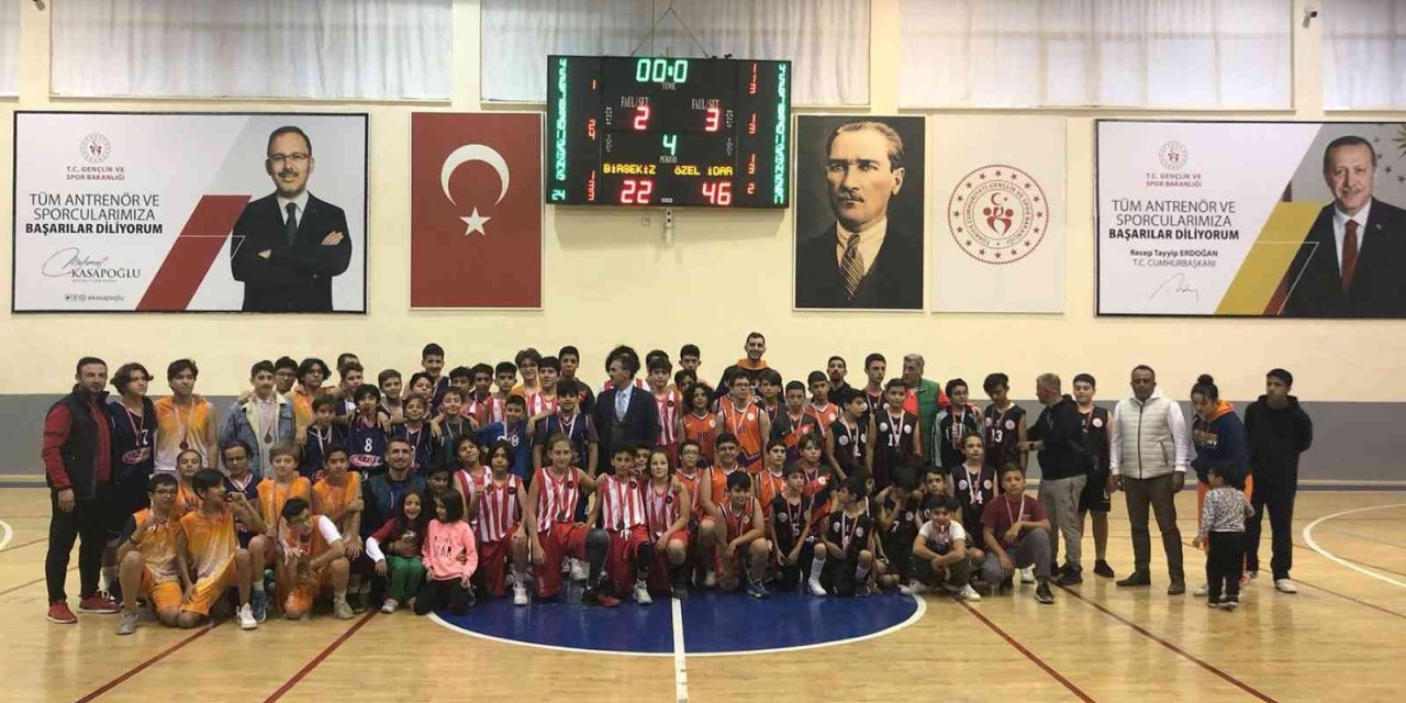 Karaman’da Düzenlenen Basketbol Turnuvası Sona Erdi