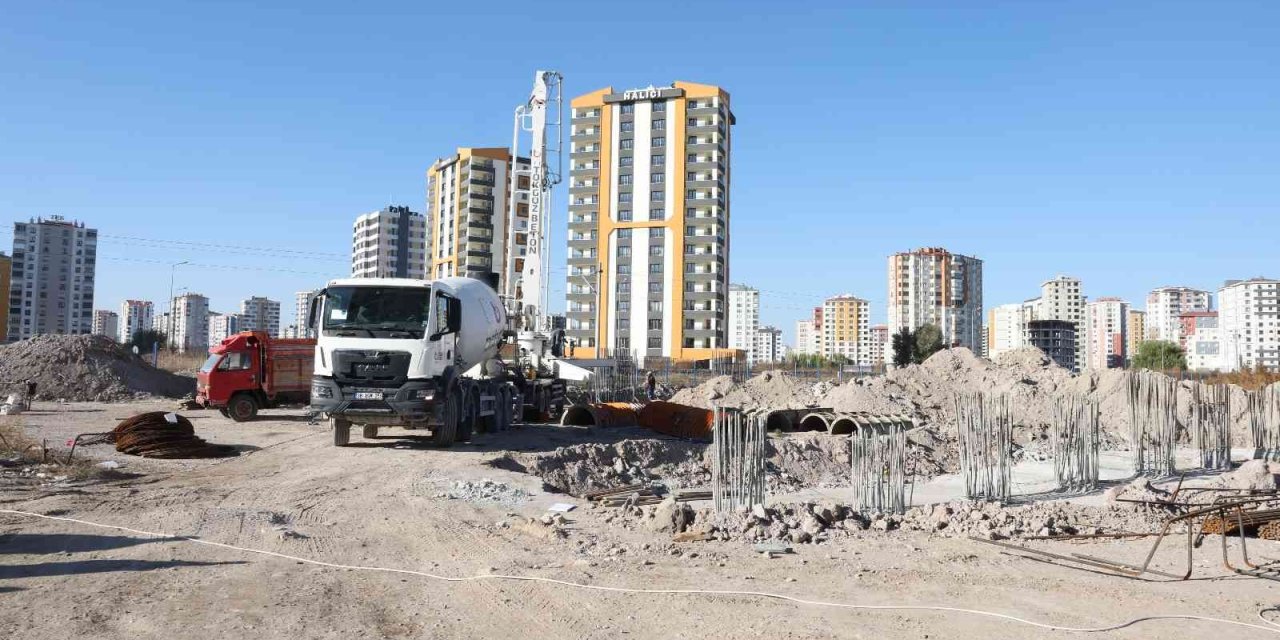 Başkan Büyükkılıç’tan Üst Geçit İncelemesi