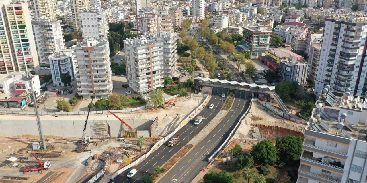 Mersin’de 2. Çevre Yolu Üzeri Trafiğe Açıldı