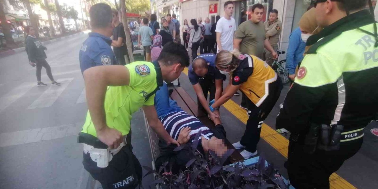 Bankta Baygın Halde Bulundu, Kendisini Uyandıran Ekiplere Demediğini Bırakmadı