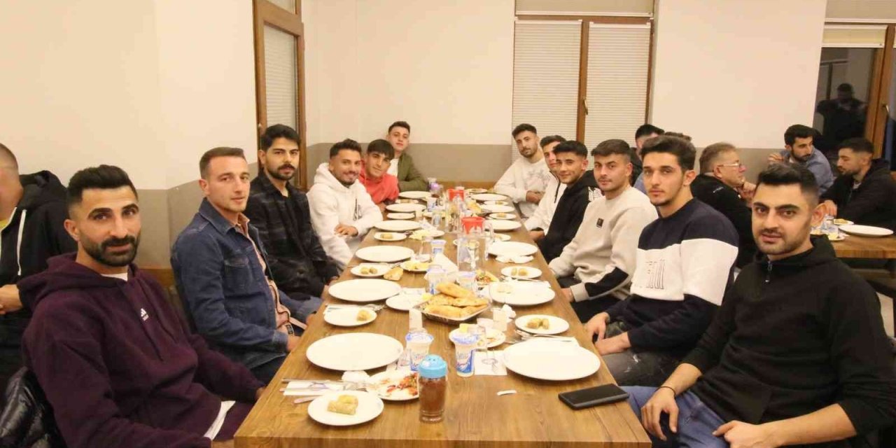 Başkan Özdoğan Kayseri Bölge Karması Milli Takımını Ağırladı