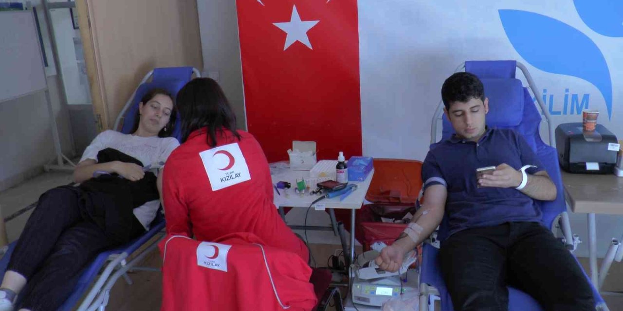 Lise Öğrencilerinden Örnek Davranış