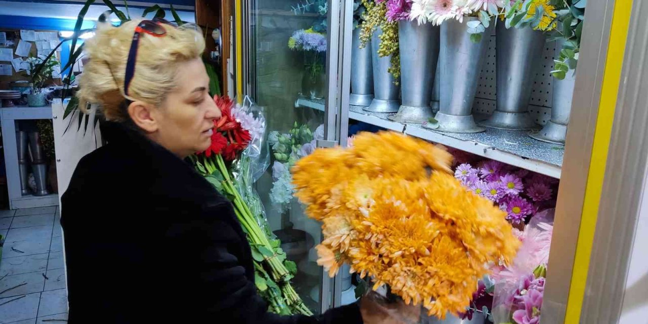 Öğretmenler Günü’nün Hafta İçi Kutlanacak Olması Çiçekçilere Yaradı