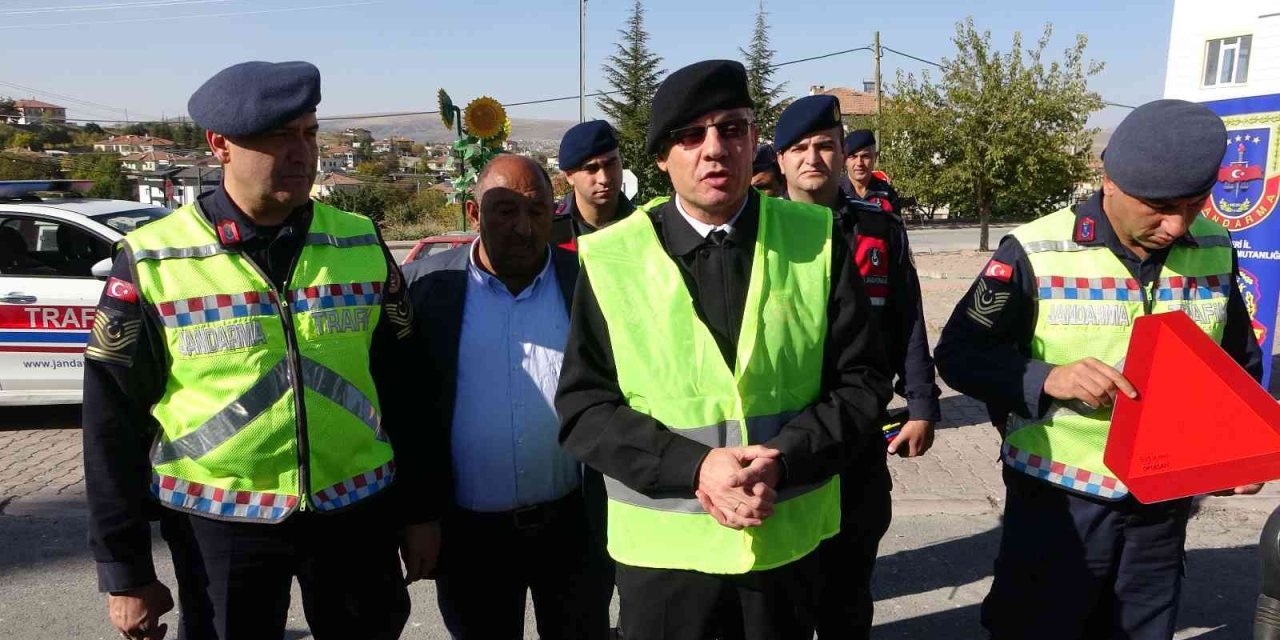 Jandarma Ekipleri Ölümlü Trafik Kazalarını Önlemek İçin Yoğun Mesai Harcıyor
