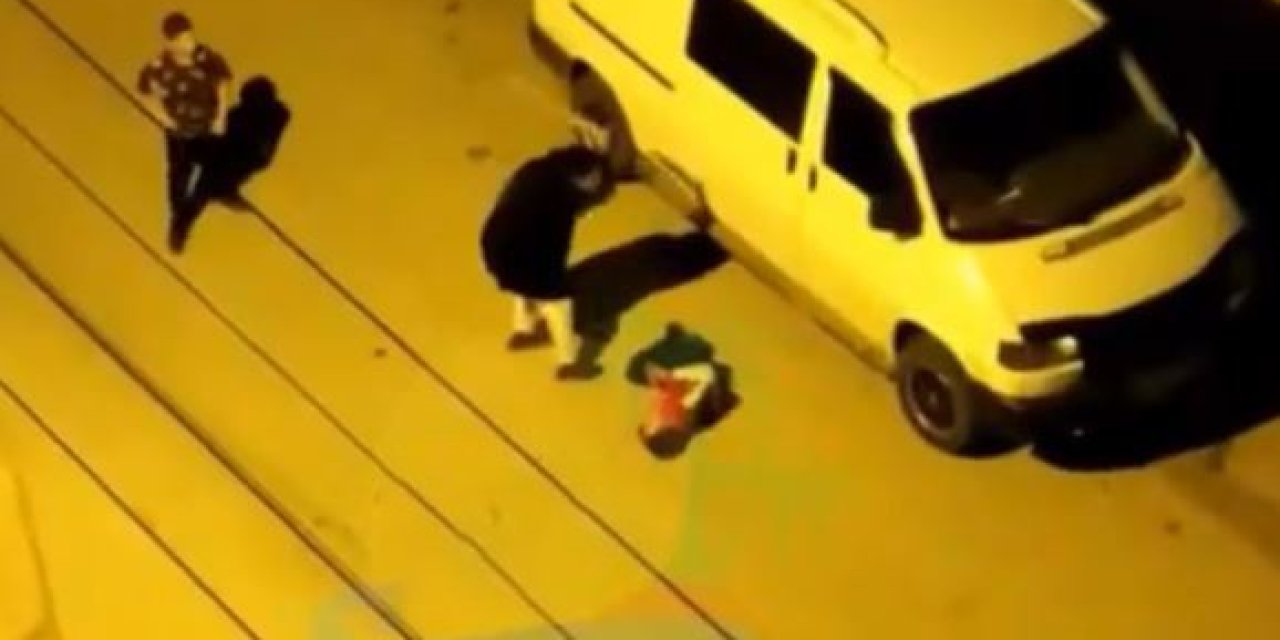 Antalya’da Vicdanları Sızlatan Olay: Küçük Çocuğu Sopayla Sokak Ortasında Dövdü