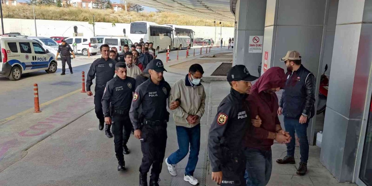 22 Fetö Şüphelisi Adliyeye Sevk Edildi