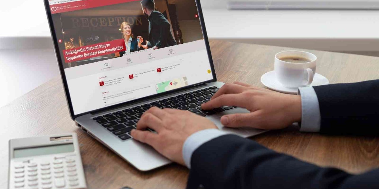 Açıköğretim Fakültesi’nin Yeni Web Adresi Öğrencilerle Buluşuyor