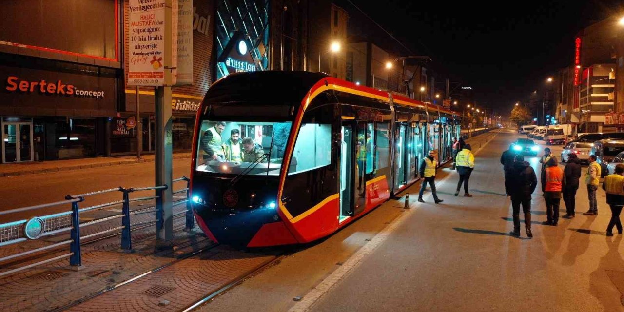 Yerli Ve Milli Tramvay Aracı Kayseri Yollarında