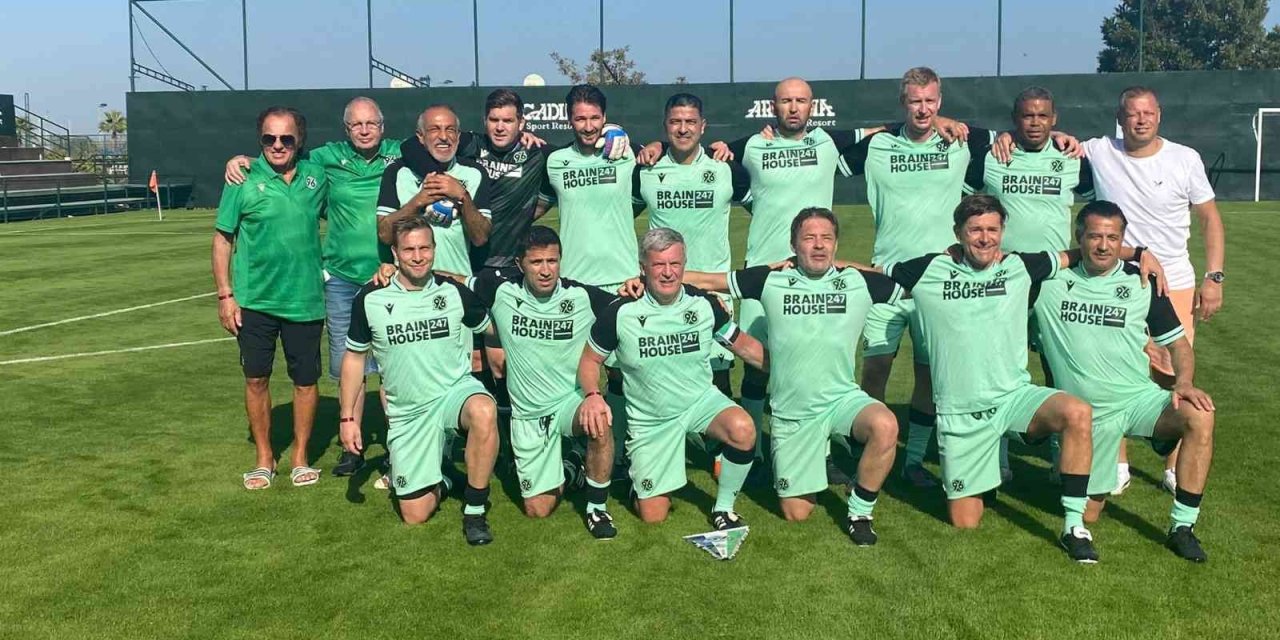 Futbol Efsaneleri Antalya’da Bir Araya Geldi