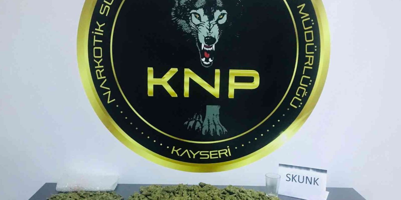 Polis Uyuşturucu Tacirini Nefes Kesen Kovalamaca Sonucu Yakaladı