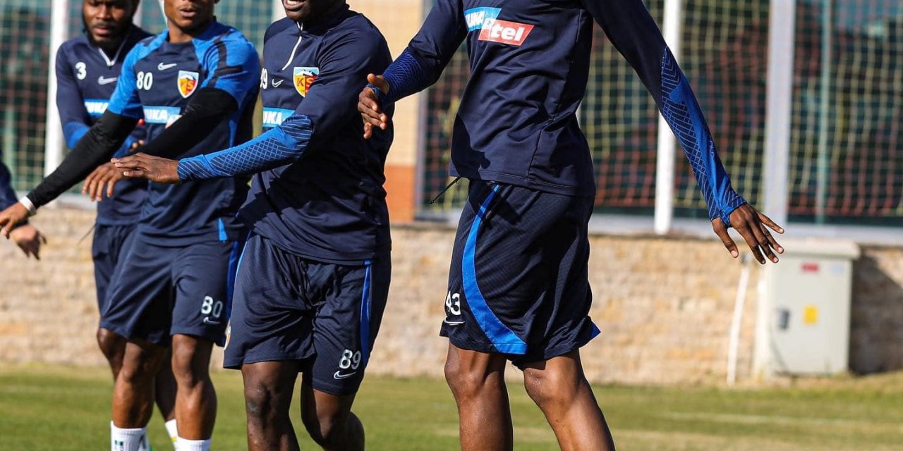 Kayserispor 22 Futbolcuyla Gaziantep’e Gitti