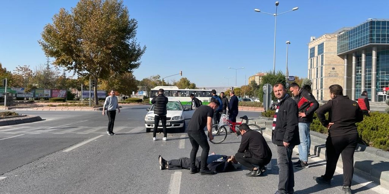 Otomobilin Çarptığı Bisikletli Yaralandı
