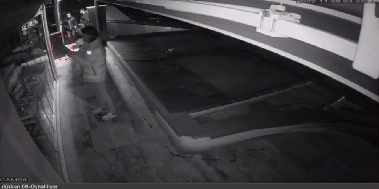 Dükkân Camlarını Spreyle Boyadılar, Marifetlerini Kayıt Altına Aldılar