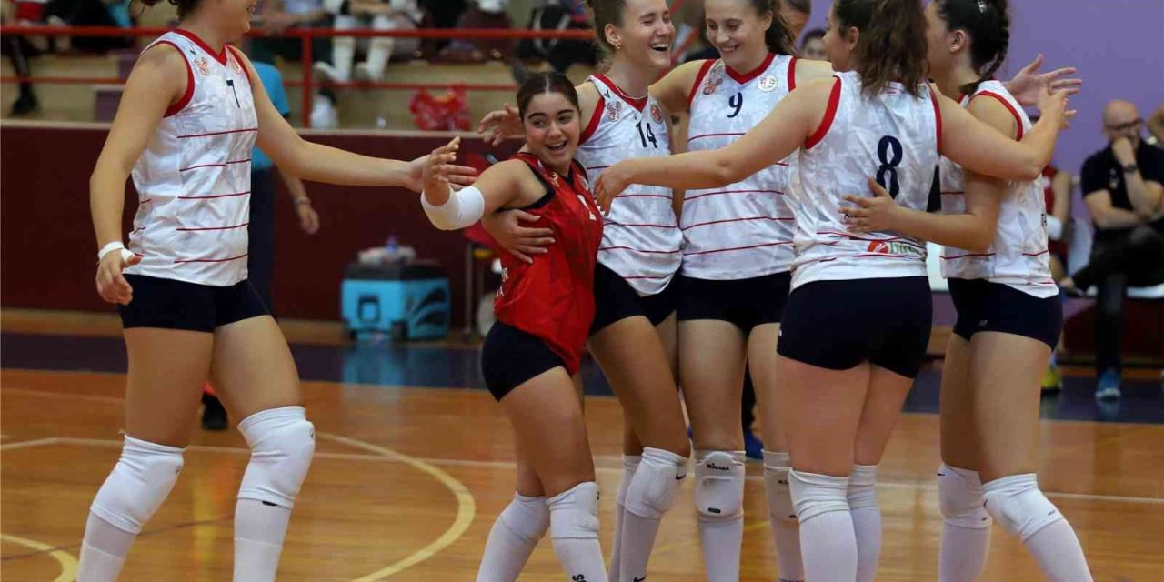 Antalyaspor Voleybol Takımı, Yoluna Yenilgisiz Devam Ediyor
