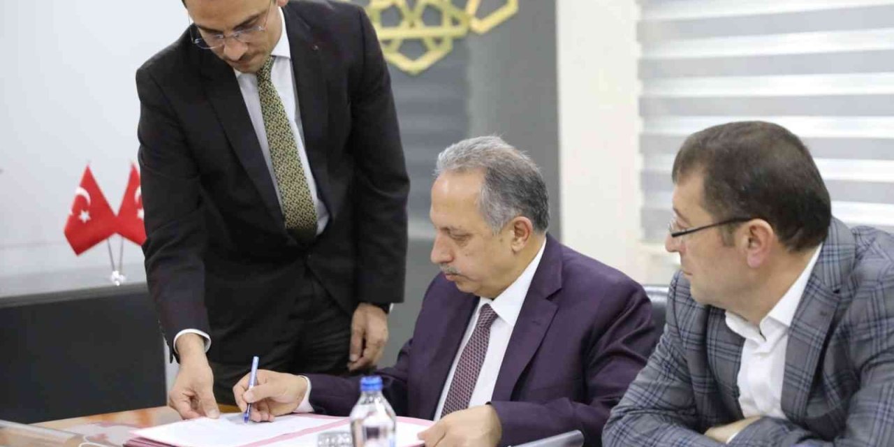 Talas’a Aile Sağlığı Merkezi Ve 112 İstasyonu İçin İmzalar Atıldı