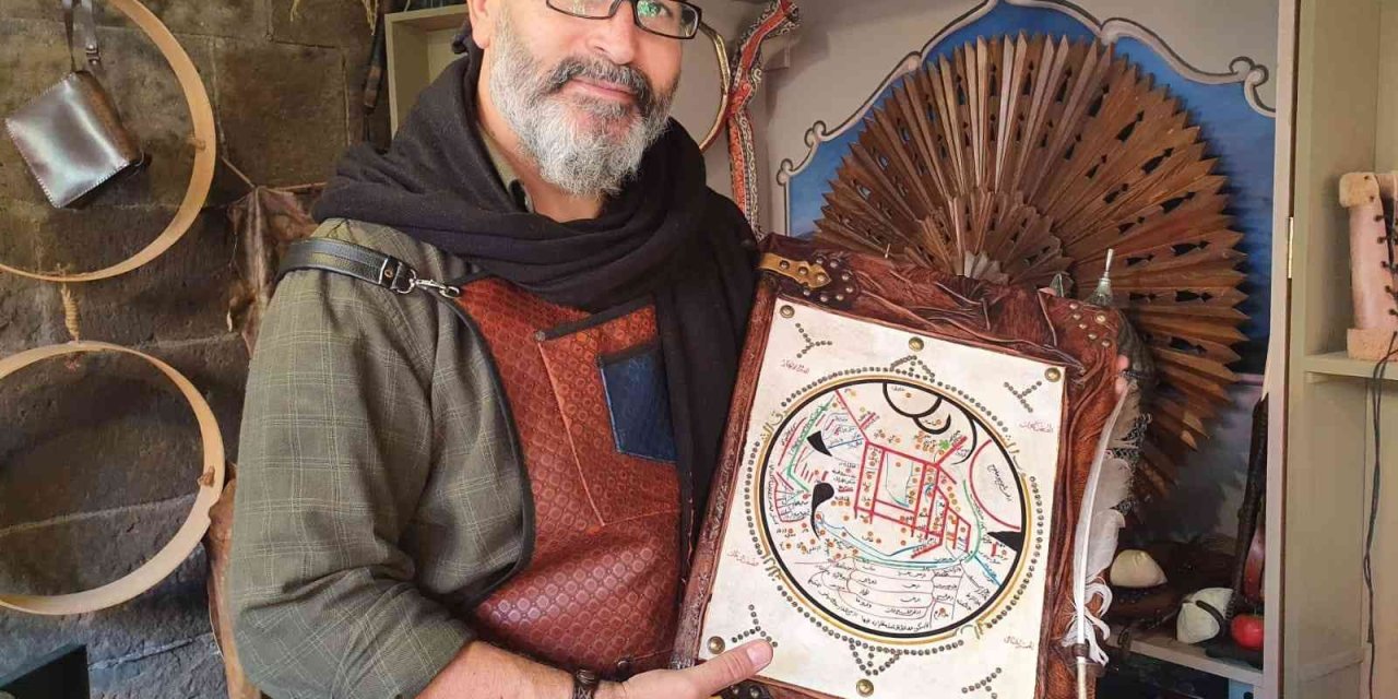 Türk Tarihini Eserleri İle Yaşatıyor