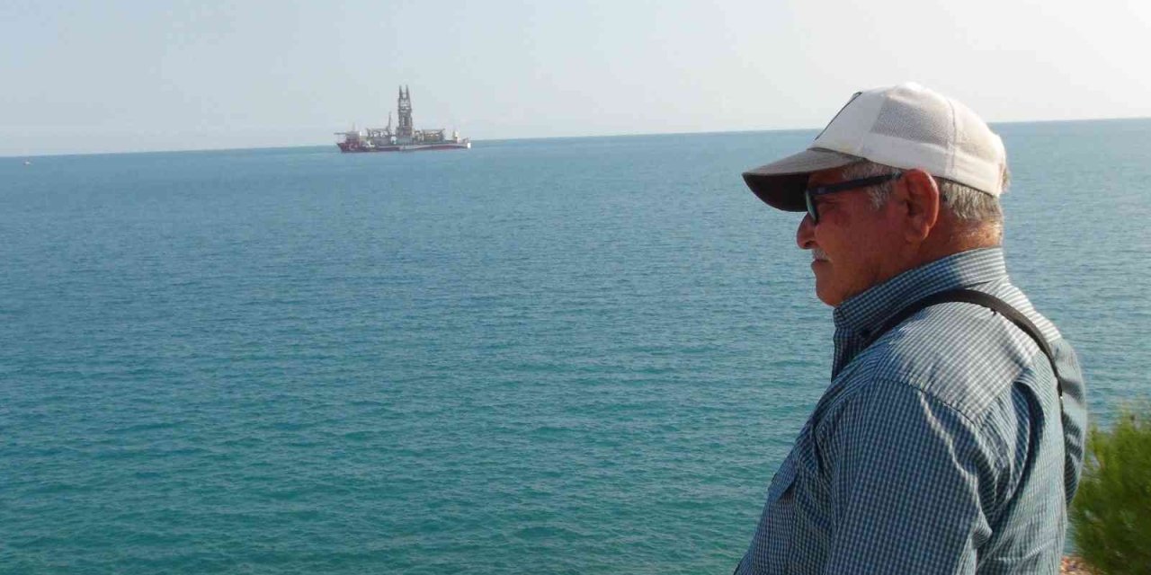 Abdülhamid Han Gemisi Taşucu Açıklarına Demirledi