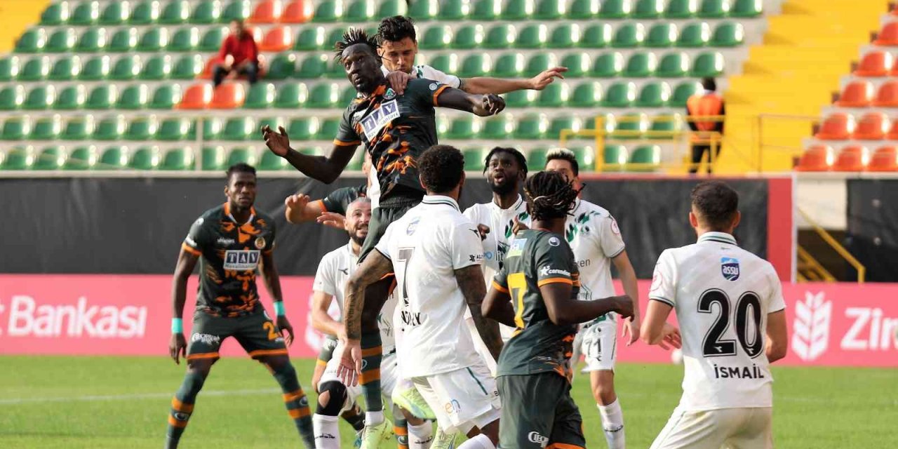 Ziraat Türkiye Kupası: Corendon Alanyaspor: 3 - Sakaryaspor: 0