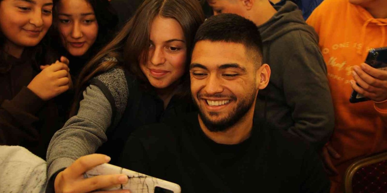 Kayserisporlu Oyuncular, Tomarza’da Öğrencilerle Buluştu